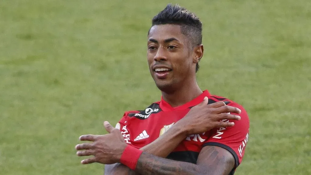 Jorge Nicola revela o salário pedido por Bruno Henrique para fechar com o Palmeiras