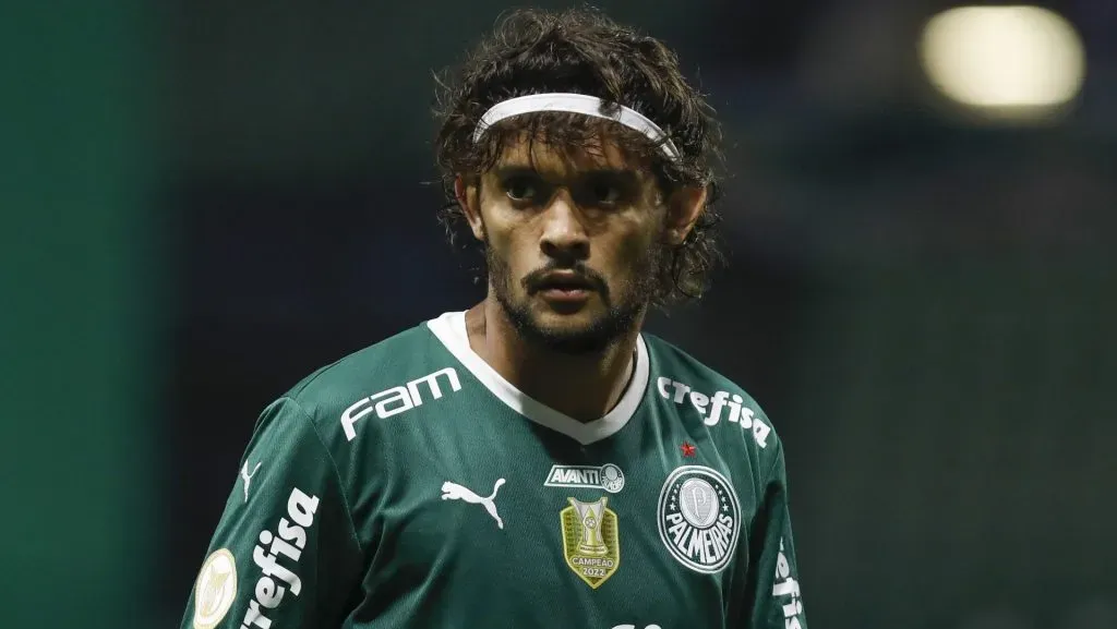 Gustavo Scarpa, ex-meia do Palmeiras, se torna alvo de novo clube no futebol brasileiro e pode ter destino surpreendente