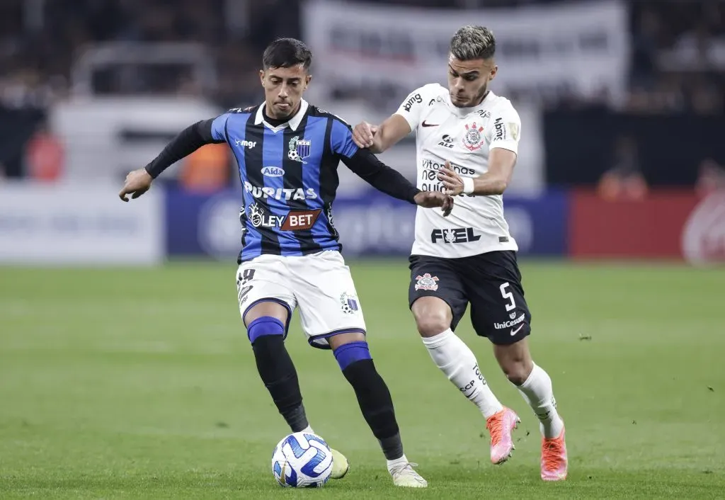 Fausto Vera em ação pelo Corinthians; Foto: by Alexandre Schneider/Getty Images