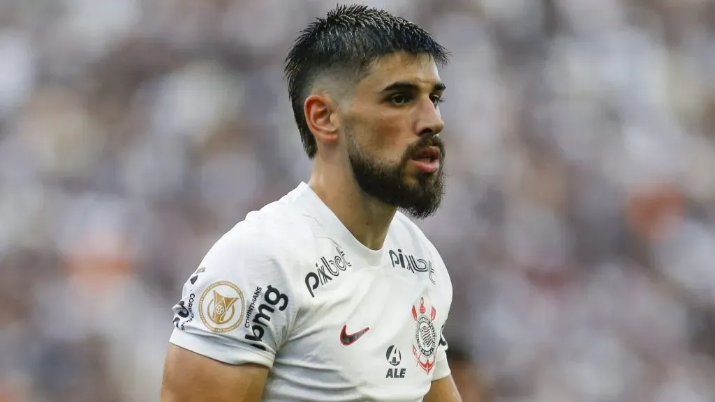 Bruno Méndez deixa o Flamengo de lado e dá outra prioridade para 2024; zagueiro vem sendo um dos principais nomes do Corinthians (Photo by Ricardo Moreira/Getty Images)