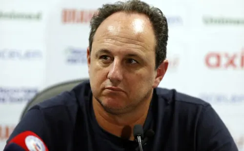 Rogério Ceni em entrevista coletiva após o jogo contra o Grêmio | Foto: Felipe Oliveira/EC Bahia