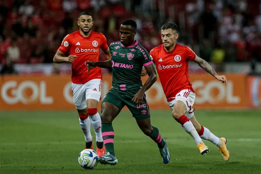 O duelo foi válido pela 33ª rodada do Brasileirão (Foto: Lucas Merçon/Fluminense/Divulgação)