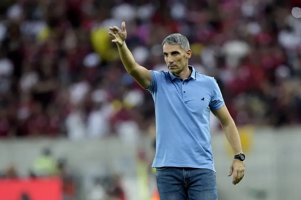 Vojvoda no duelo diante do Flamengo (Foto: Alexandre Loureiro/Getty Images)