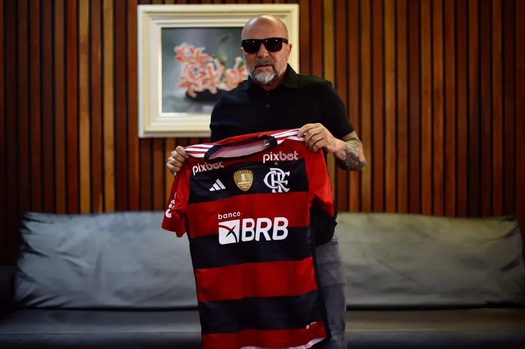 Sampaoli é passado no Flamengo. Foto: Twitter Oficial CR Flamengo/Marcelo Cortes