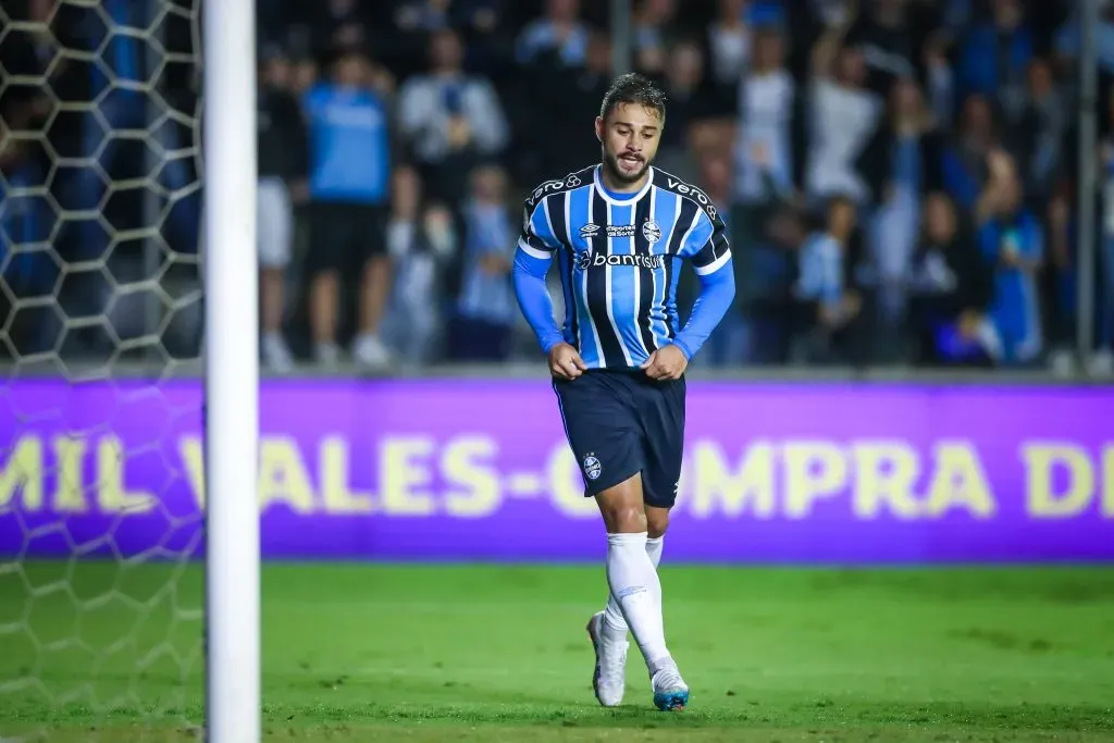 João Pedro: lateral fez boa temporada pelo Grêmio (Foto: Lucas Uebel/Grêmio/Divulgação)