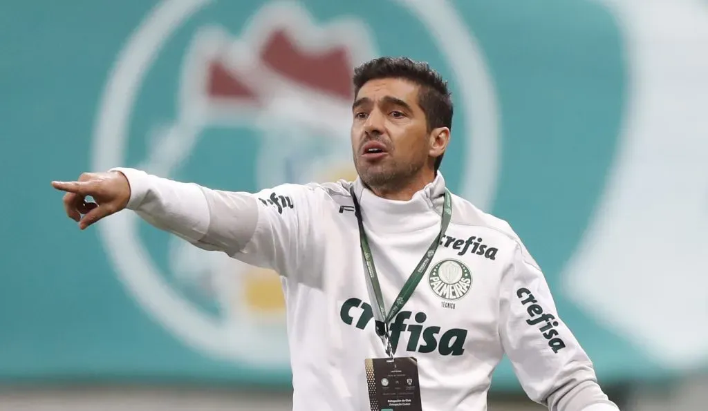 Abel Ferreira pega todos de surpresa e abre conversas com nova potência mundial; Treinador pode deixar o Palmeiras nos próximos dias (Photo by Andre Penner – Pool/Getty Images)