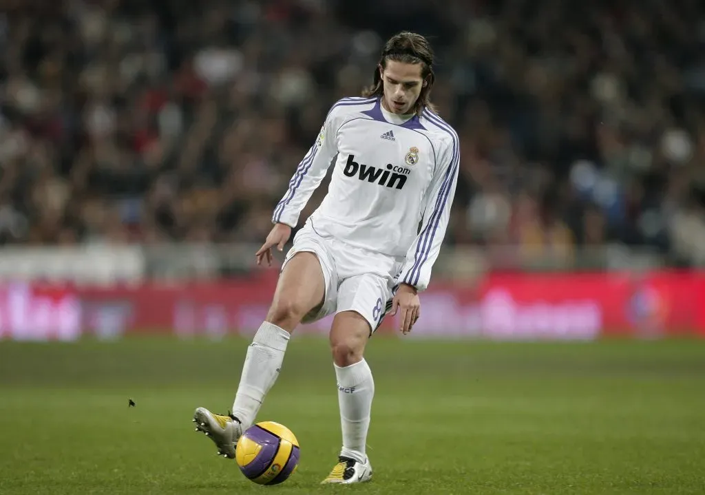 Fernando Gago nos tempos de jogador do Real Madrid (Photo by Jasper Juinen/Getty Images)