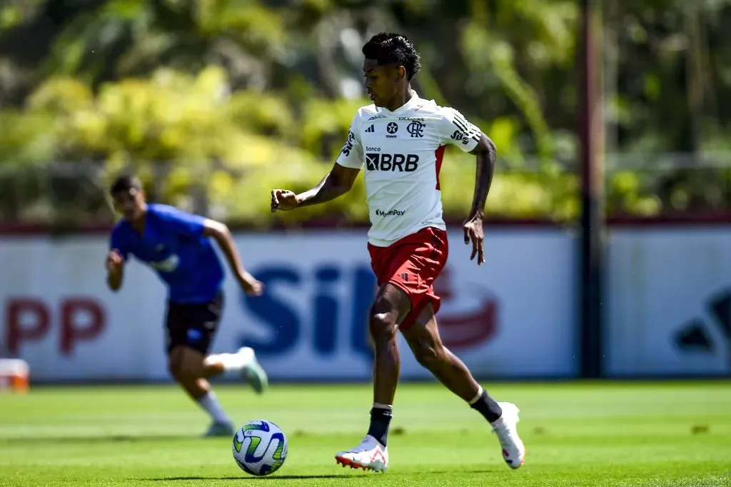 Bruno Henrique durante treino no CT Ninho do Urubu. Foto: Marcelo Cortes/Flamengo