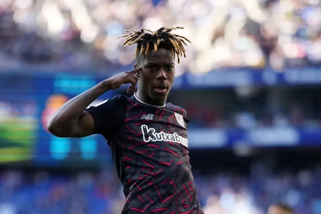 BARCELONA, ESPANHA – ABRIL 08: Nico Williams do Athletic Club comemora após marcar o segundo gol da equipe durante a partida de LaLiga Santander entre RCD Espanyol e Athletic Club no RCDE Stadium em 08 de abril de 2023 em Barcelona, Espanha. (Foto: Alex Caparros/Getty Images)