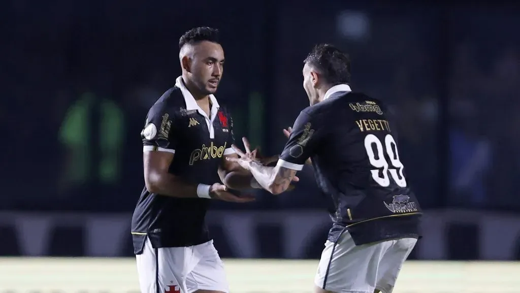 Noticias do Vasco hoje (17/11): Evolução de Payet, Novidade no time titular, chances de permanência e mais (Photo by Wagner Meier/Getty Images)