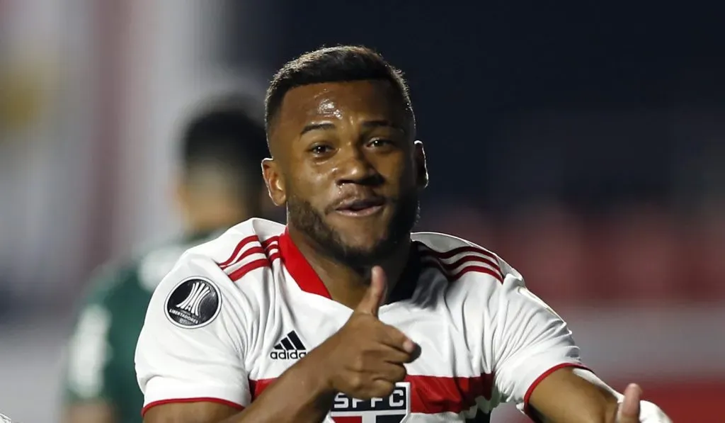 2 na barca: São Paulo deve ter mais duas saídas para 2024; Craque que já foi especulado em rival está fora dos planos (Photo by Nelson Antoine – Pool/Getty Images)