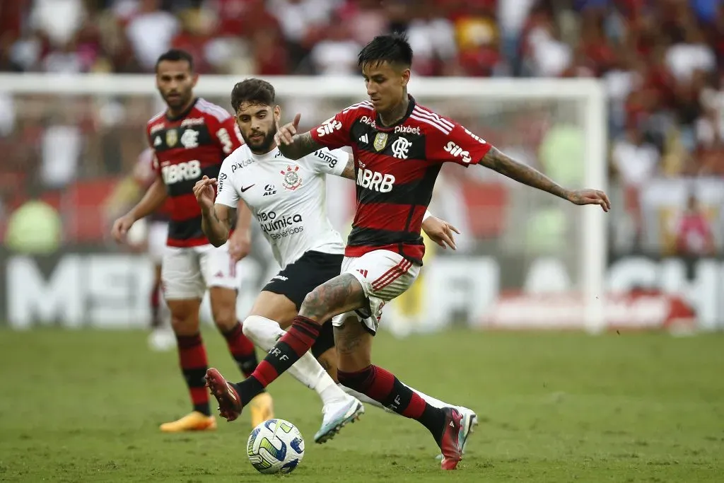 Pulgar enfrentando o Corinthians (Photo by Wagner Meier/Getty Images)