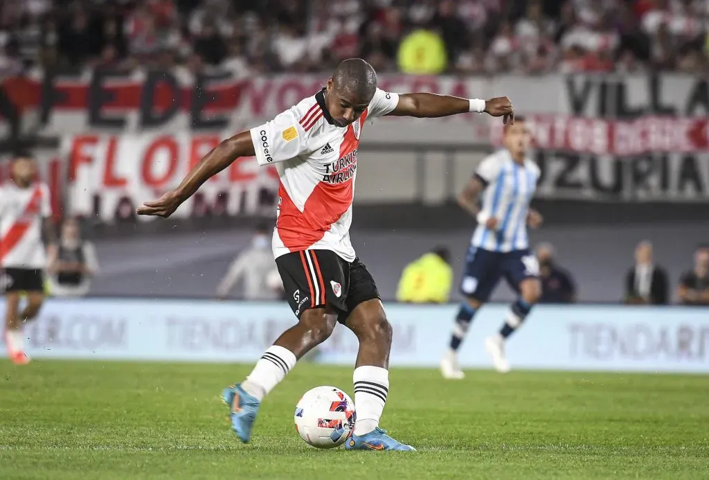 Nicolás de La Cruz em ação pelo River Plate. (Photo by Marcelo Endelli/Getty Images)