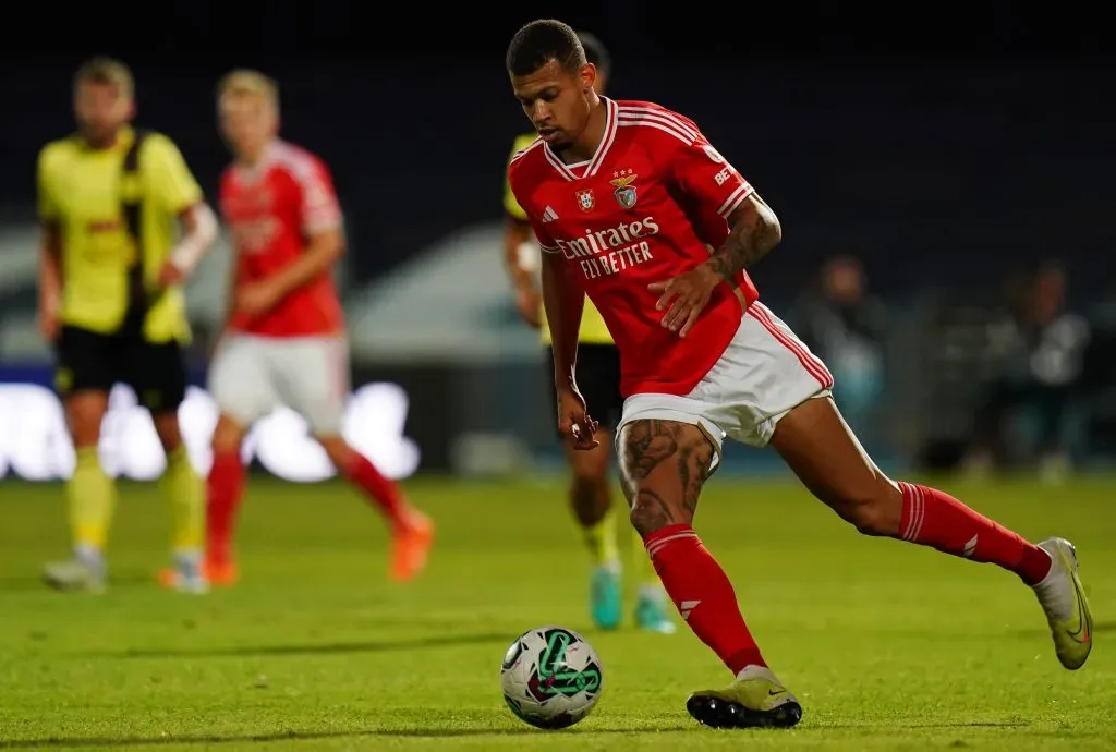 João Victor em ação pelo Benfica. (Photo by Gualter Fatia/Getty Images)