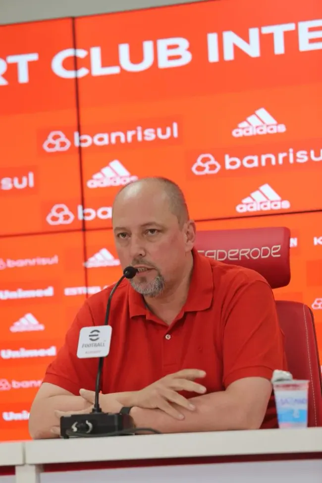 Coletiva do presidente Alessandro Barcellos. Foto Ricardo Duarte/ Flickr Oficial Internacional