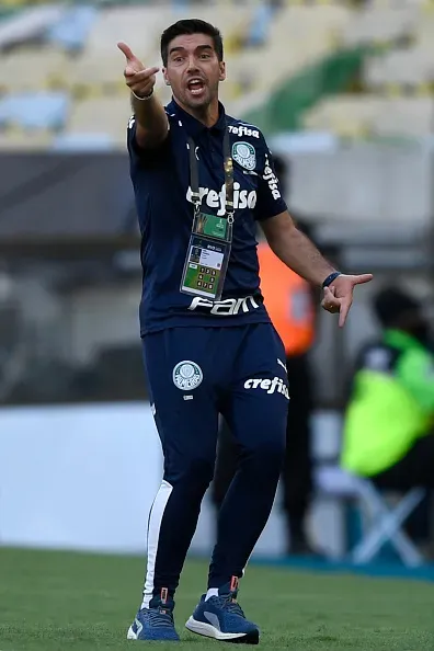 Abel Ferreira em ação no Palmeiras. Foto: Mauro Pimentel – Pool/Getty Images