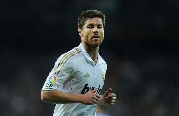 MADRID, SPAIN – MARCH 24: Xabi Alonso of Real Madrid CF looks during the La Liga match between Real Madrid CF and Real Sociedad de Futbol at Estadio Santiago Bernabeu on March 24, 2012 in Madrid, Spain. (Photo by Denis Doyle/Getty Images)