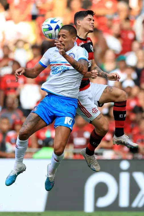 Gilberto em partida contra o Flamengo. (Photo by Buda Mendes/Getty Images)