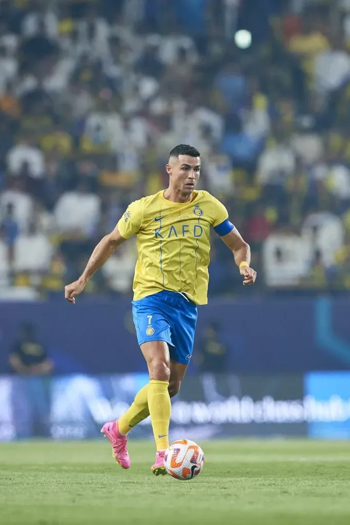 Cristiano Ronaldo conduzindo a bola. Foto: Adam Nurkiewicz/Getty Images