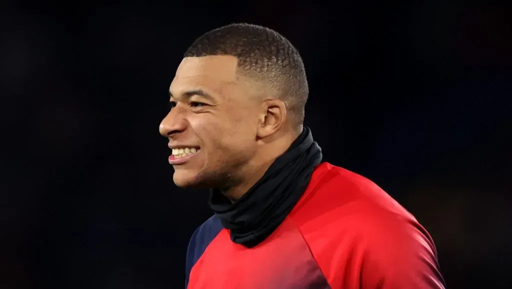Fator crucial: Gigante inglês tem ‘carta na manga’ e pode fechar a contratação de Kylian Mbappé (Photo by Alex Pantling/Getty Images)
