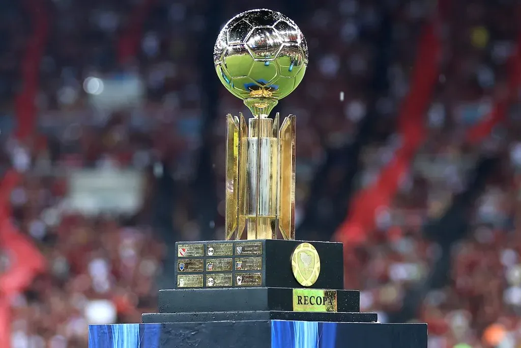 RIO DE JANEIRO, BRAZIL – FEBRUARY 28: General view of the trophy  during the second leg of the CONMEBOL Recopa Sudamericana 2023 between Flamengo and Independiente del Valle at Maracana Stadium on February 28, 2023 in Rio de Janeiro, Brazil. (Photo by Buda Mendes/Getty Images)
