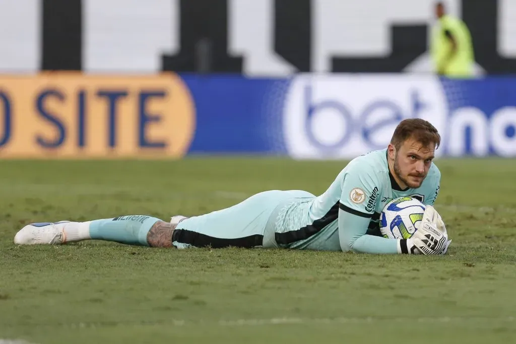 SAO PAULO, BRAZIL – NOVEMBER 12: Lucas Perri of Botafogo looks on during the match between Red Bull Bragantino and Botafogo as part of Brasileirao Series A 2023 at Nabi Abi Chedid on November 12, 2023 in Sao Paulo, Brazil. (Photo by Ricardo Moreira/Getty Images)