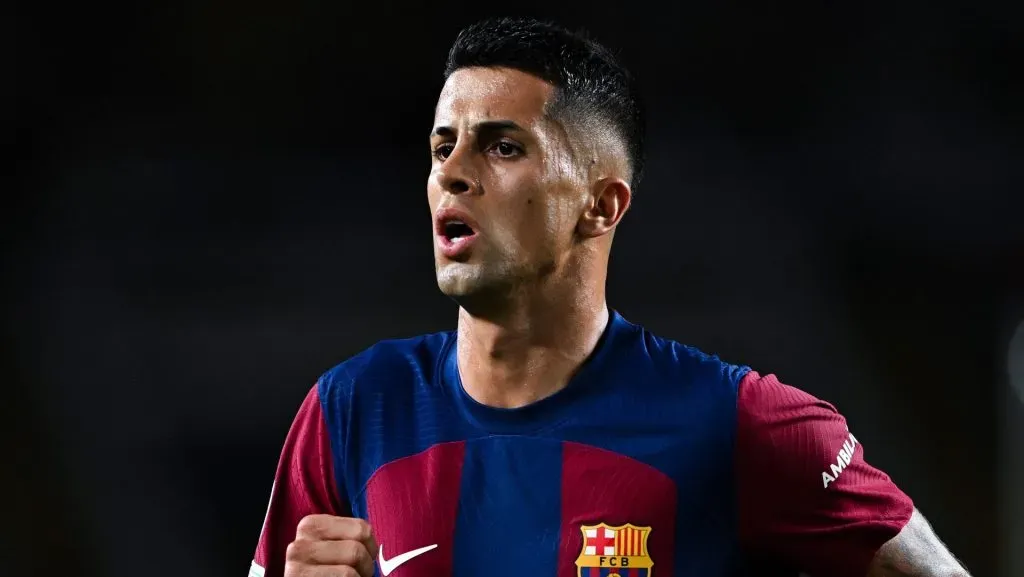 João Cancelo aponta os 5 clubes que conhece no futebol brasileiro