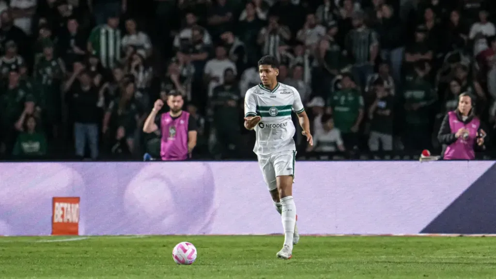 thalisson coritiba