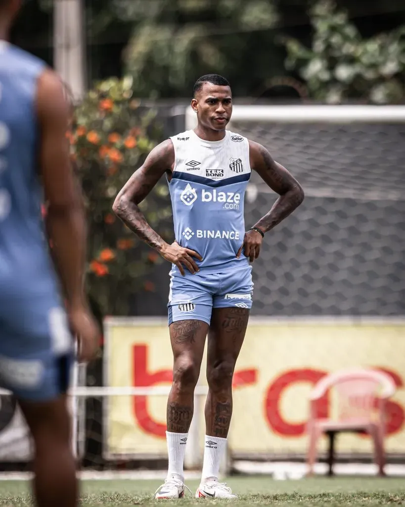 Jean Lucas | Treino no CT Rei Pelé (01/12/2023) – Fotos: Raul Baretta/ Santos FC.