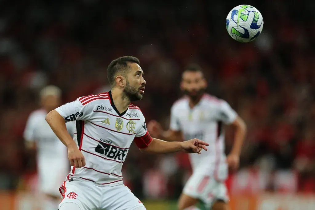 Ribeiro em ação pelo Flamengo (Photo by Heuler Andrey/Getty Images)