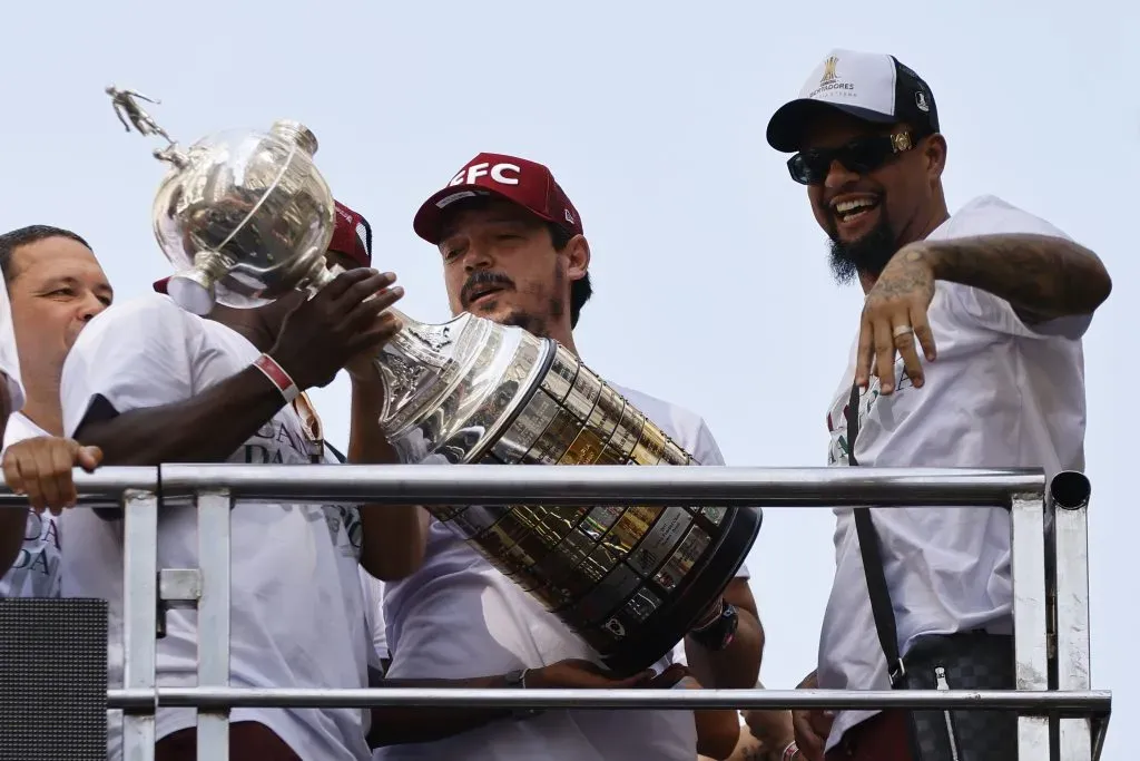 Fernando Diniz e Felipe Melo comemorando a Libertadores. Foto: Wagner Meier/Getty Images