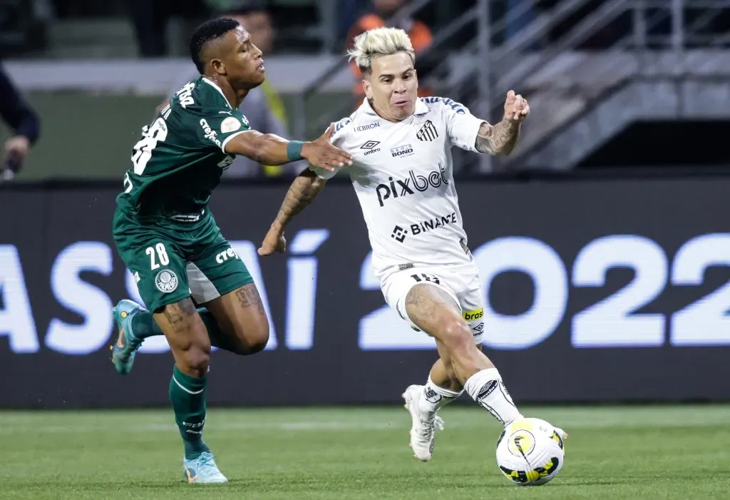 Soteldo em duelo contra o Palmeiras. (Photo by Alexandre Schneider/Getty Images)