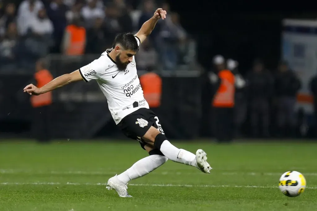 SAO PAULO, BRAZIL – JULY 30: Bruno Mendez do Corinthians . (Photo by Ricardo Moreira/Getty Images)