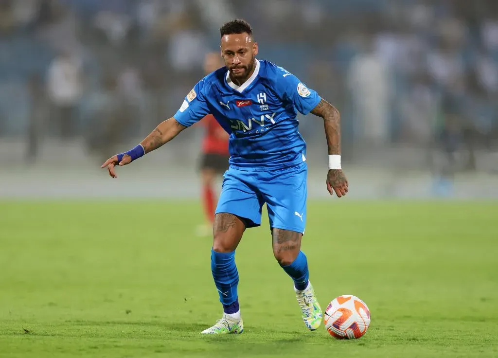 Neymar pode comprar o Santos. (Photo by Yasser Bakhsh/Getty Images)