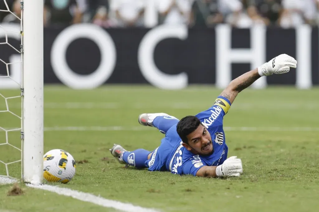 JP pelo Santos. (Photo by Ricardo Moreira/Getty Images)