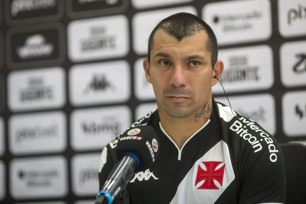 Medel na primeira entrevista como jogador do Vasco. Foto: Daniel Ramalho/Vasco