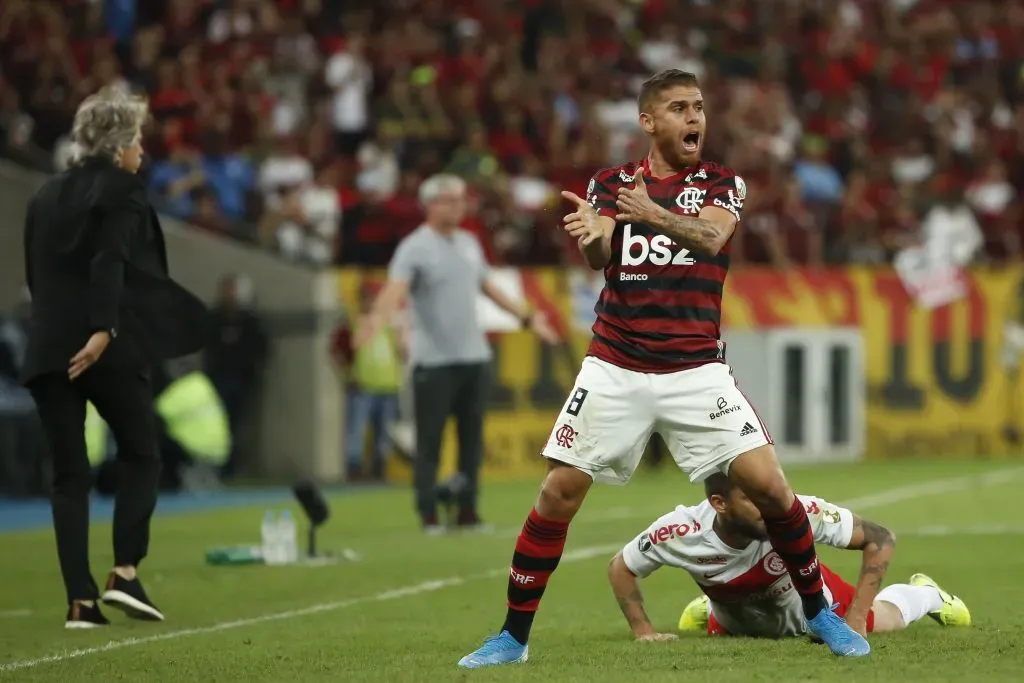 Volante nos tempos de Flamengo (Photo by Bruna Prado/Getty Images)