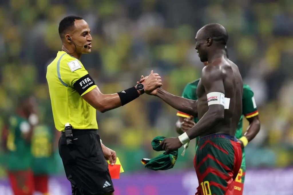 Aboubakar na partida diante do Brasil (Photo by Clive Brunskill/Getty Images)