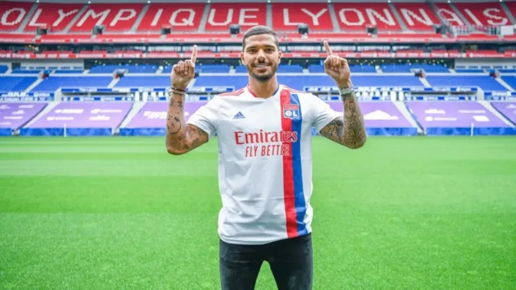 Henrique: na mira do Botafogo para 2024 (Foto: Divulgação/Lyon)