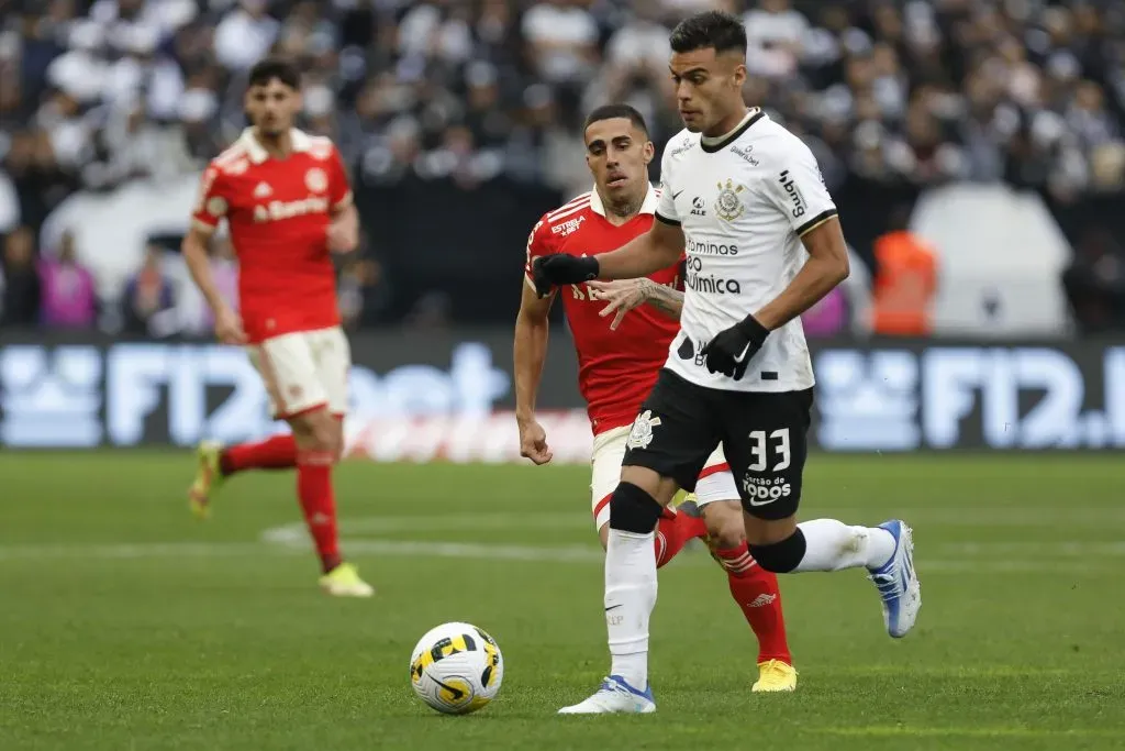 Fausto Vera em partida contra o Internacional. (Photo by Ricardo Moreira/Getty Images)
