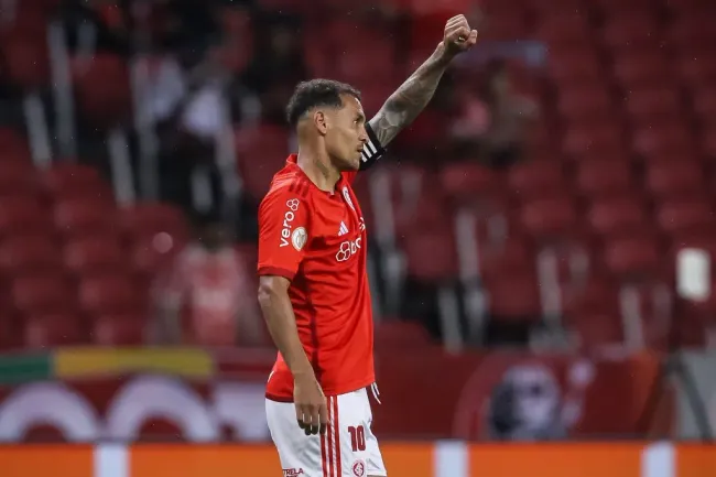 Alan Patrick em ação pelo Internacional. (Photo by Pedro H. Tesch/Getty Images)