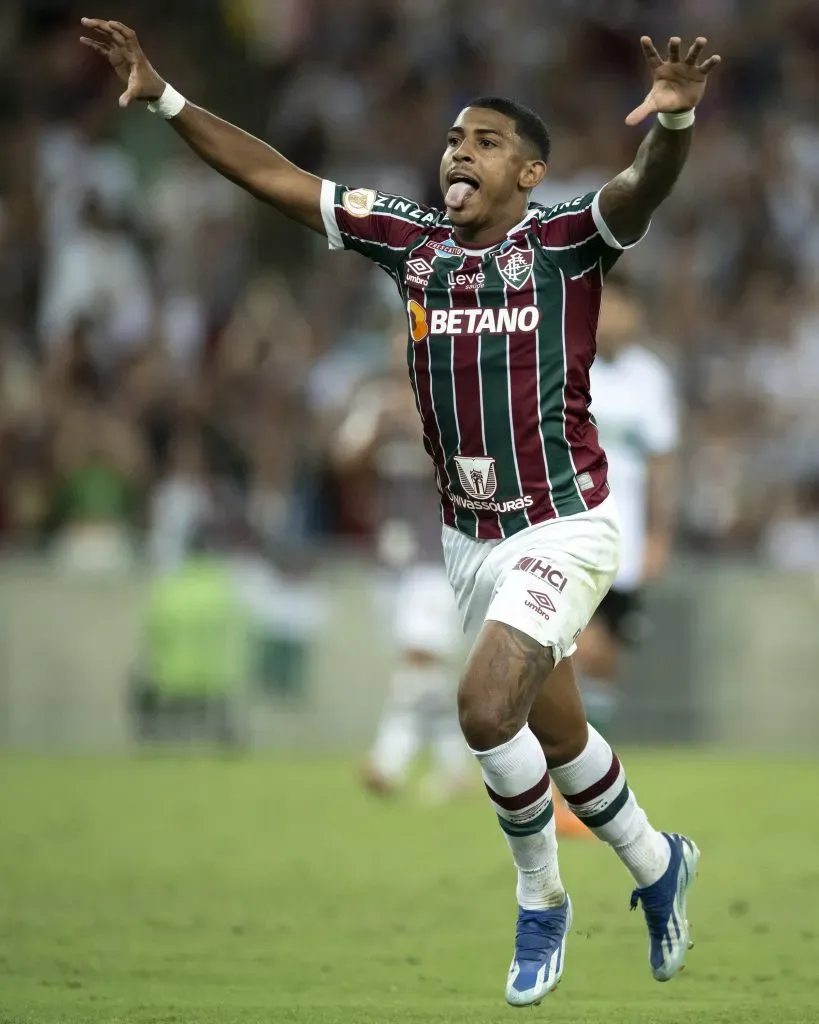 John Kennedy puxa a Tropa do Urso. Foto: Jorge Rodrigues/AGIF