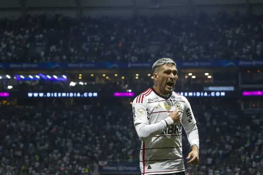 Camisa do Flamengo é eleita a mais bonita do mundo. (Photo by Miguel Schincariol/Getty Images)
