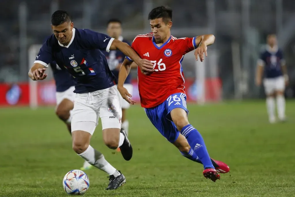 Alexander Aravena (R) do Chile (Photo by Marcelo Hernandez/Getty Images)