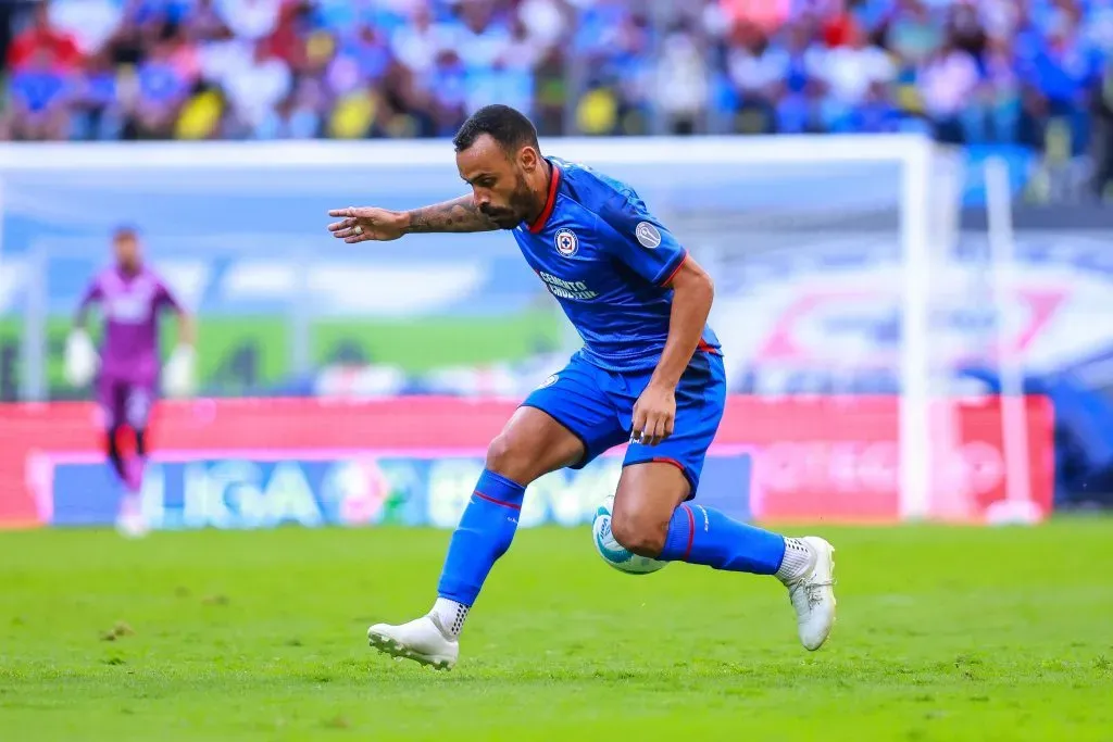 Moisés em ação pelo Cruz Azul (Photo by Manuel Velasquez/Getty Images)