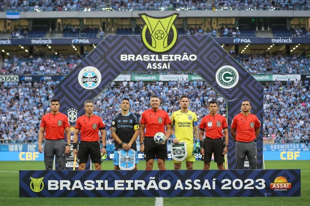 Tadeu é alvo do Santos. (Photo by Pedro H. Tesch/Getty Images)
