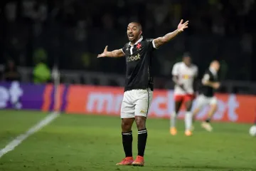 Paulo Henrique reclama no duelo do Vasco diante do RB Bragantino. Foto: Thiago Ribeiro/AGIF