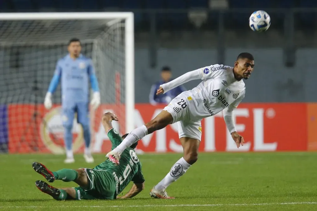 Joaquim em ação pelo Santos. Foto: Marcelo Hernandez/Getty Images