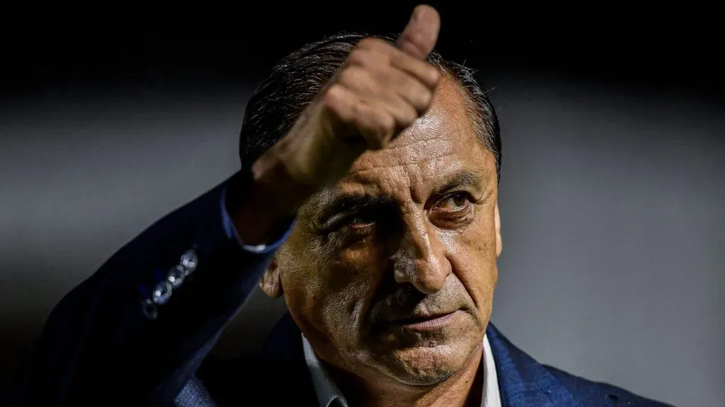 Ramón Díaz aprovou o defensor (Foto: Thiago Ribeiro/AGIF)