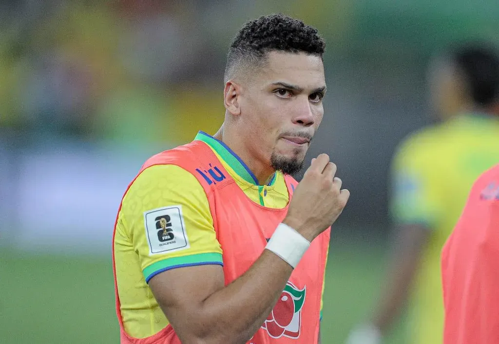 Paulinho na Seleção Principal. Foto: Jhony Pinho /AGIF